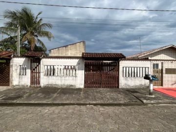 CASA EM 2 LOTES