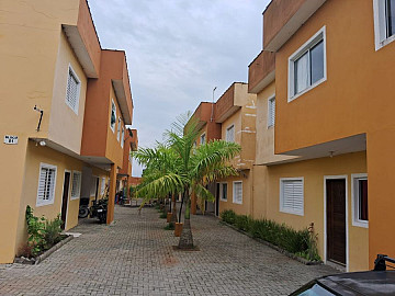 BELA CASA EM CONDOMINIO PALMEIRAS
